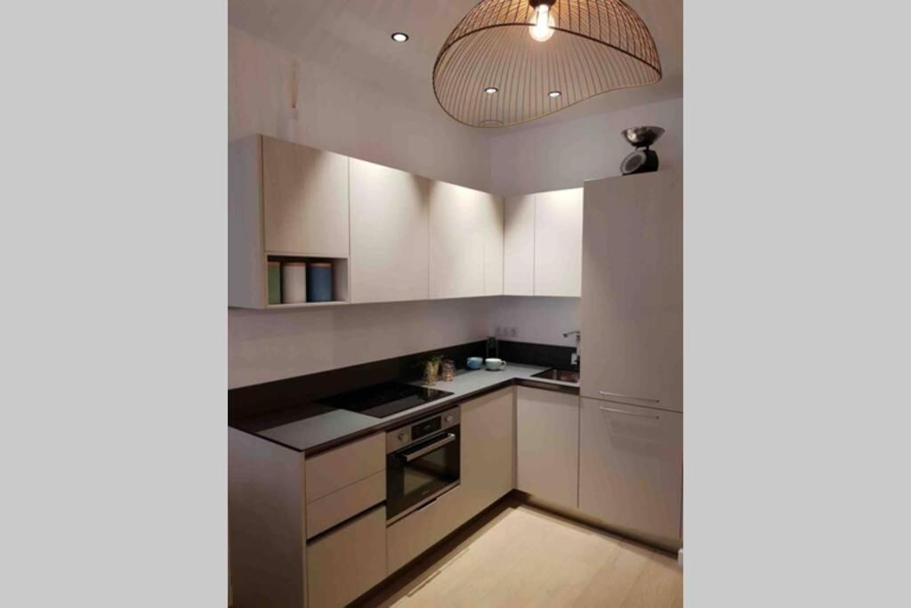 Appartement 2 Chambres Refait A Neuf, Climatise, A 2 Min De La Mer Nice Ngoại thất bức ảnh